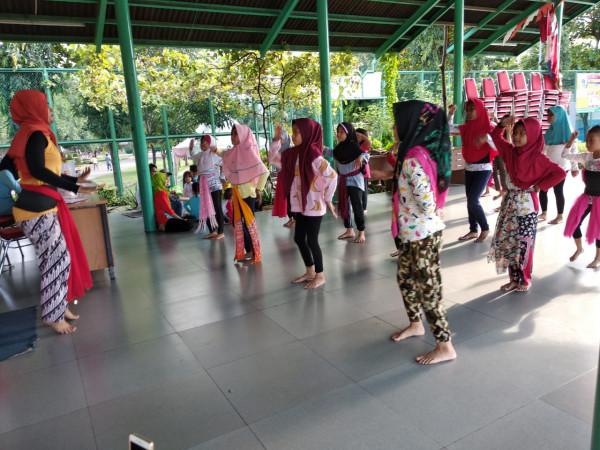 Latihan Menari