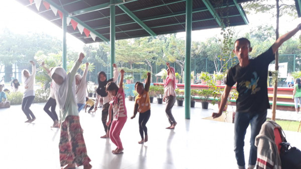 Latihan Menari