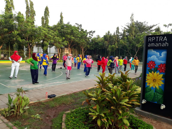 Senam Lansia Tugu Ria