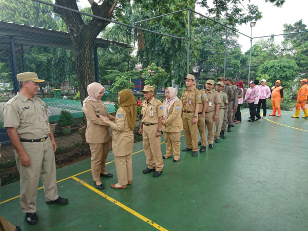 Apel pagi bersama ASN kelurahan,ppsu,pengelola rptra