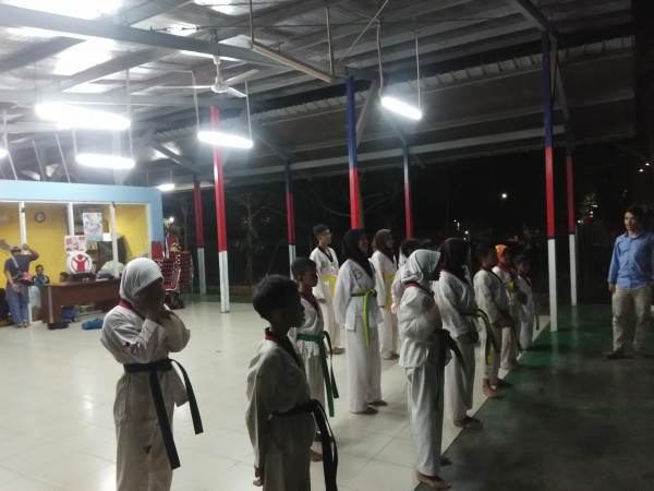 LATIHAN TAEKWONDO