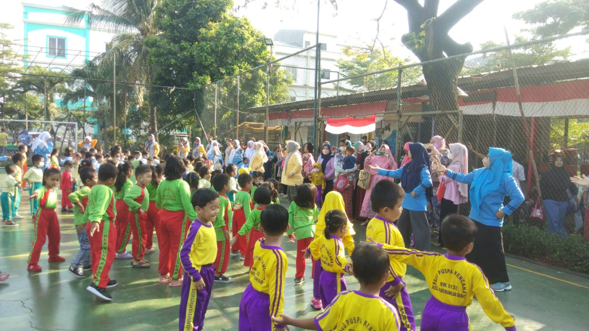 Bermain dan Belajar Bersama BKB PAUD Kelurahan Pademangan Barat dan BIAN ( Bulan Imunisasi Anak Nasional )