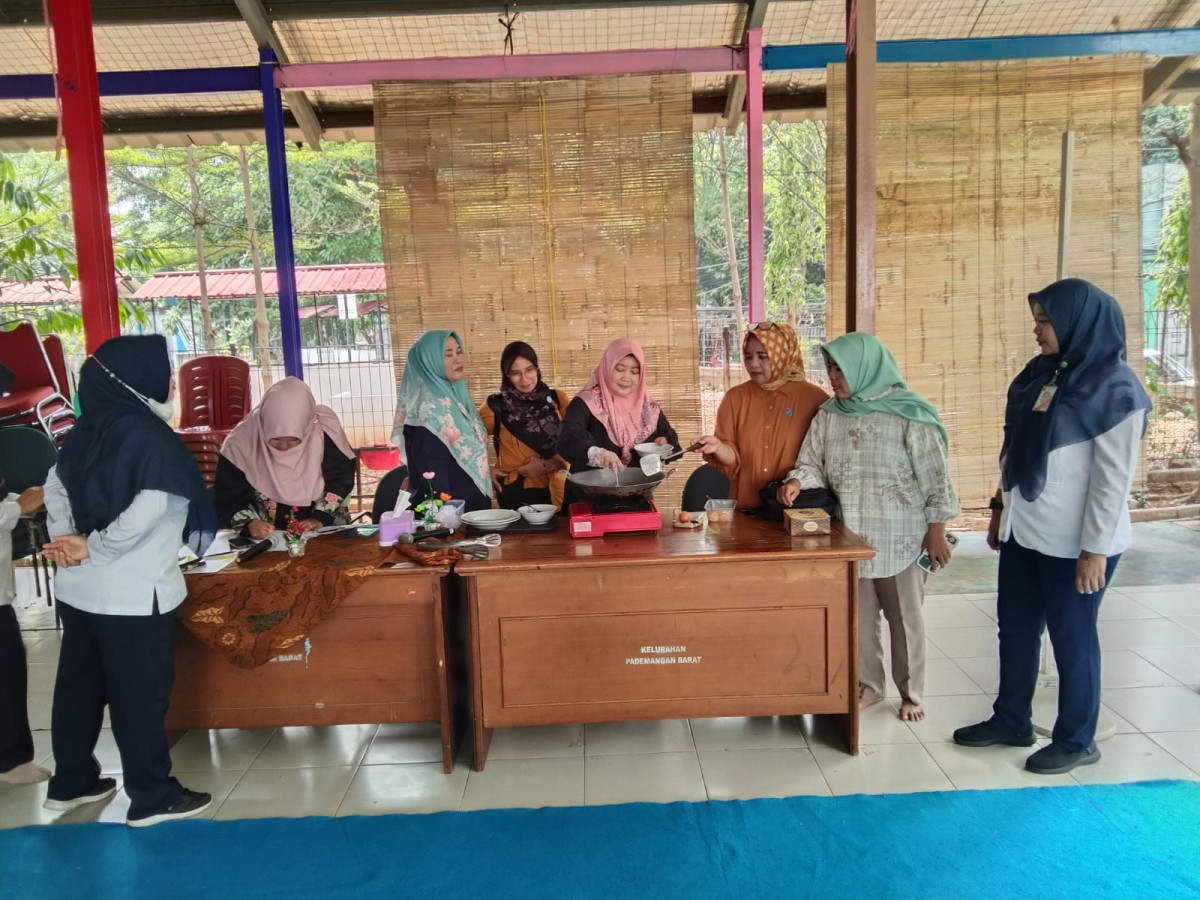 Kegiatan Dapur Sehat Atasi Stunting (DASHAT) Minggu Ke II Kelurahan Pademangan Barat