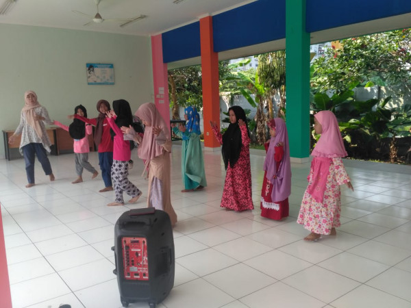 latihan menari