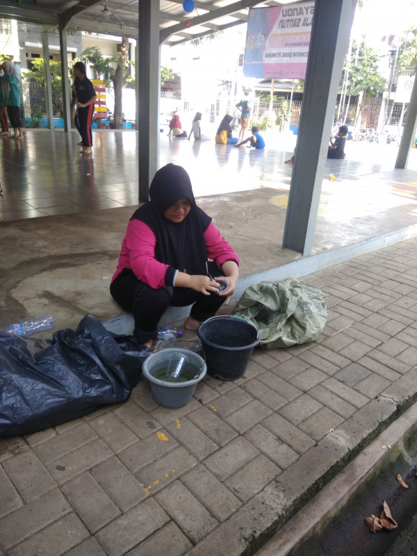 Memilah Bank Sampah 