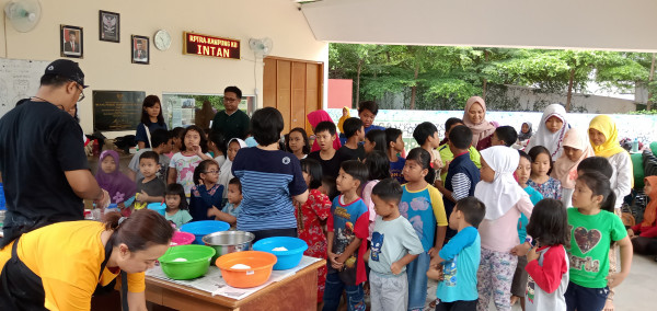 Mendongen Dan Praktek Membuat Cilok Asam Manis Dari Sekolah Cikal