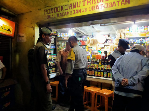 Penertiban Tindak Lanjut Laporan Warga Terkait Penjualan Minuman BerAlkohol