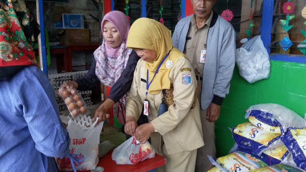 Bantuan Untuk PKH ( Program Keluarga Harapan ) RW 005 