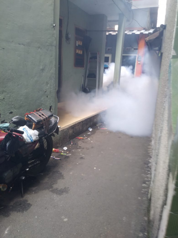 Kegiatan Fogging Di RW 03