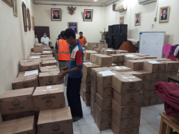 Kegiatan Monitoring Distribusi Bantuan Sosial (Bansos) Di RW 06