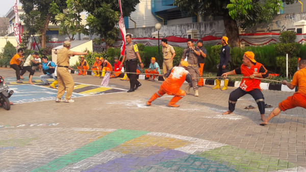 lomba tarik tambang