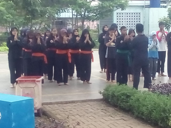 Pencak silat PHS (Perisai Hati Siliwangi)