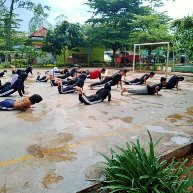 LATIHAN PENCAK SILAT SWADAYA PHS (PERISAI HATI SILIWANGI)