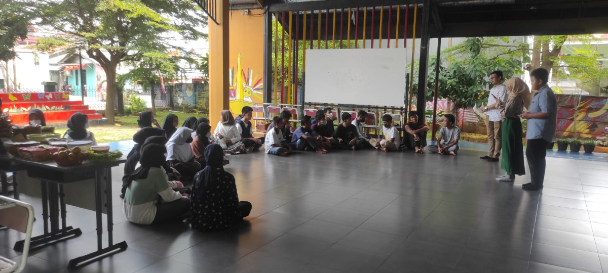 RAPAT SMP 203