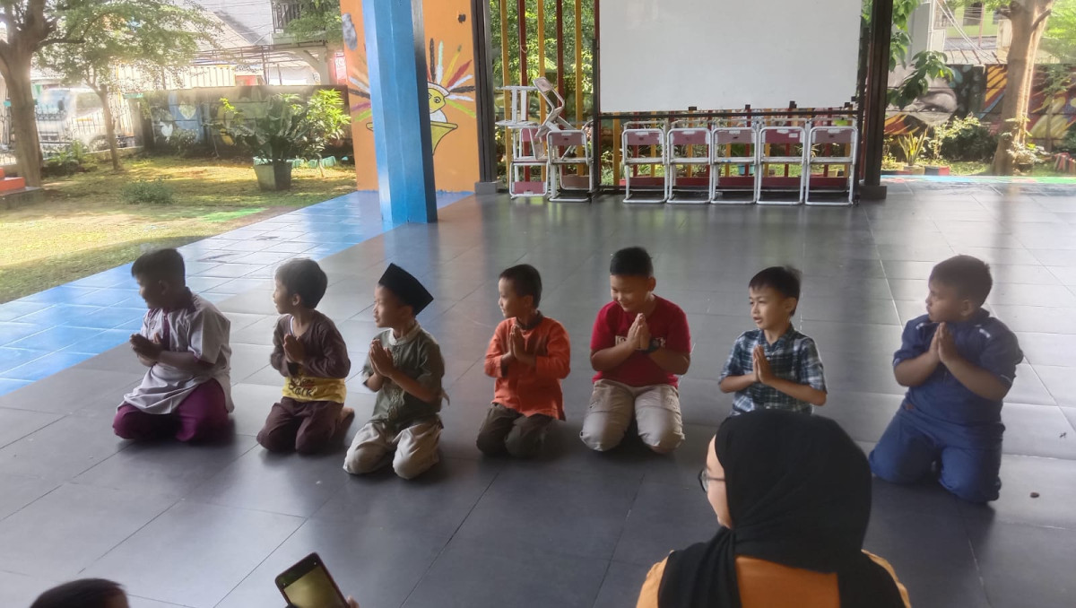 LATIHAN MENARI TK AL BARKAH