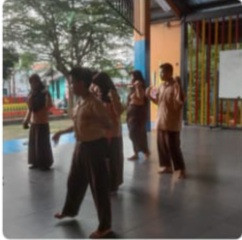 latihan menari smp 203