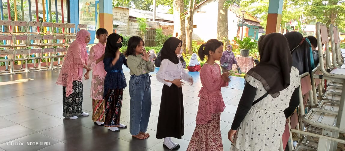 LATIHAN MENARI SD 15