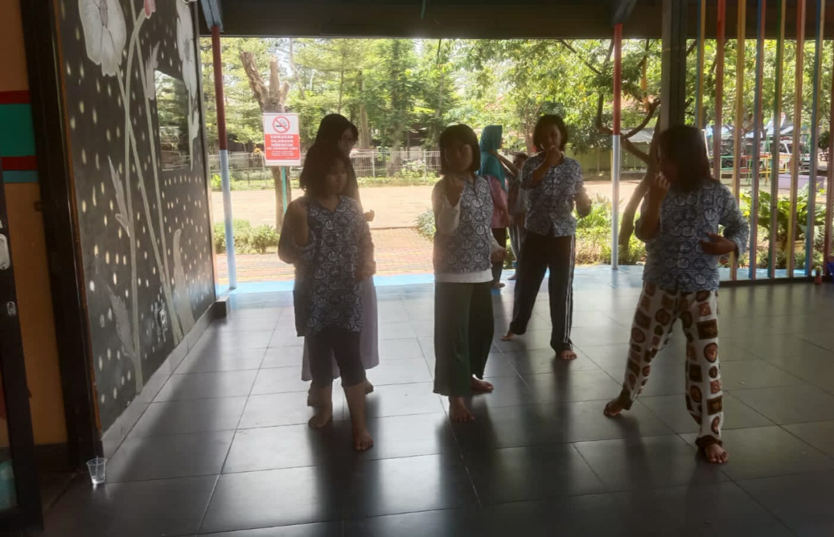 Latihan menari sdn 015