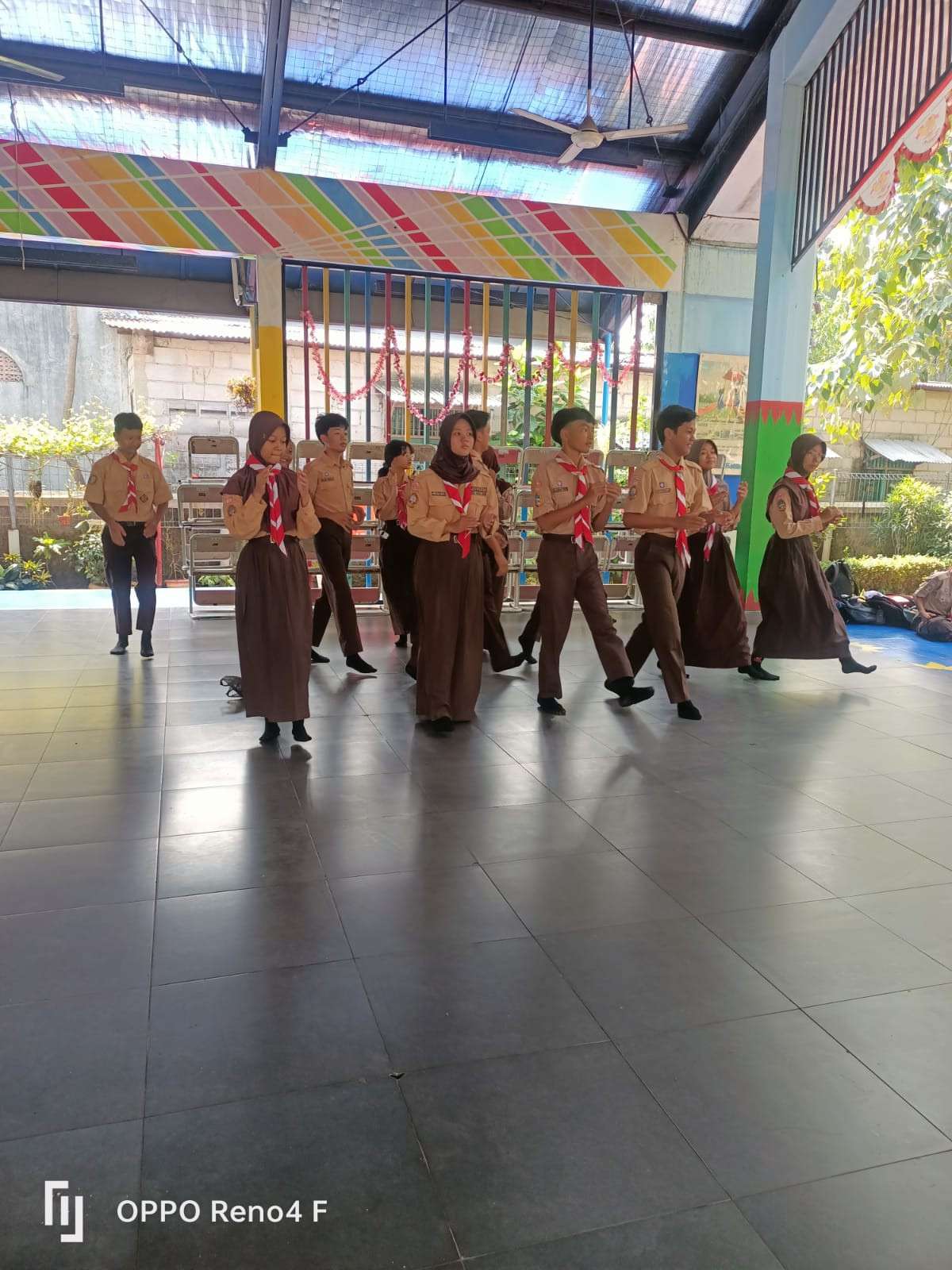 LATIHAN MENARI SMP 91