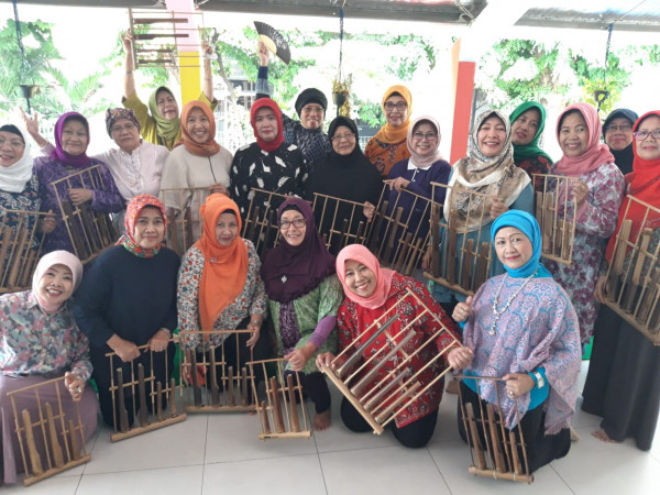 Peserta Angklung