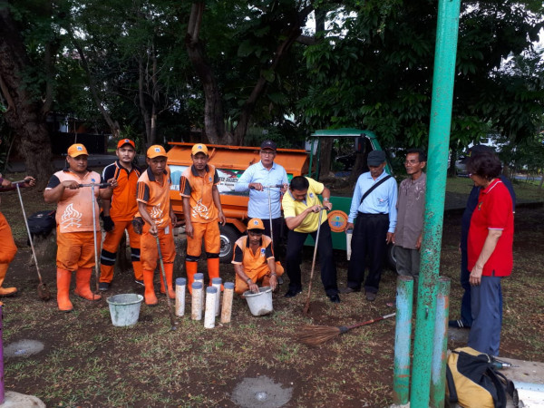 Pembyatan lubang biopori