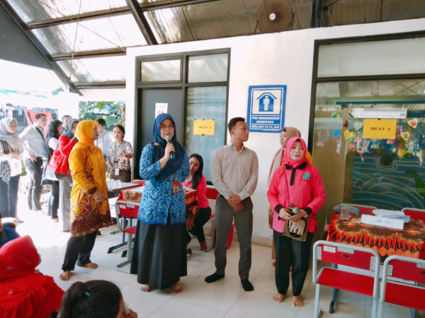 Pengarahan dari lurah pondok kelapa