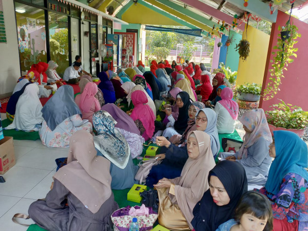 Pengajian rutin bulanan TP PKK Kelurahan Pondok Kelapa