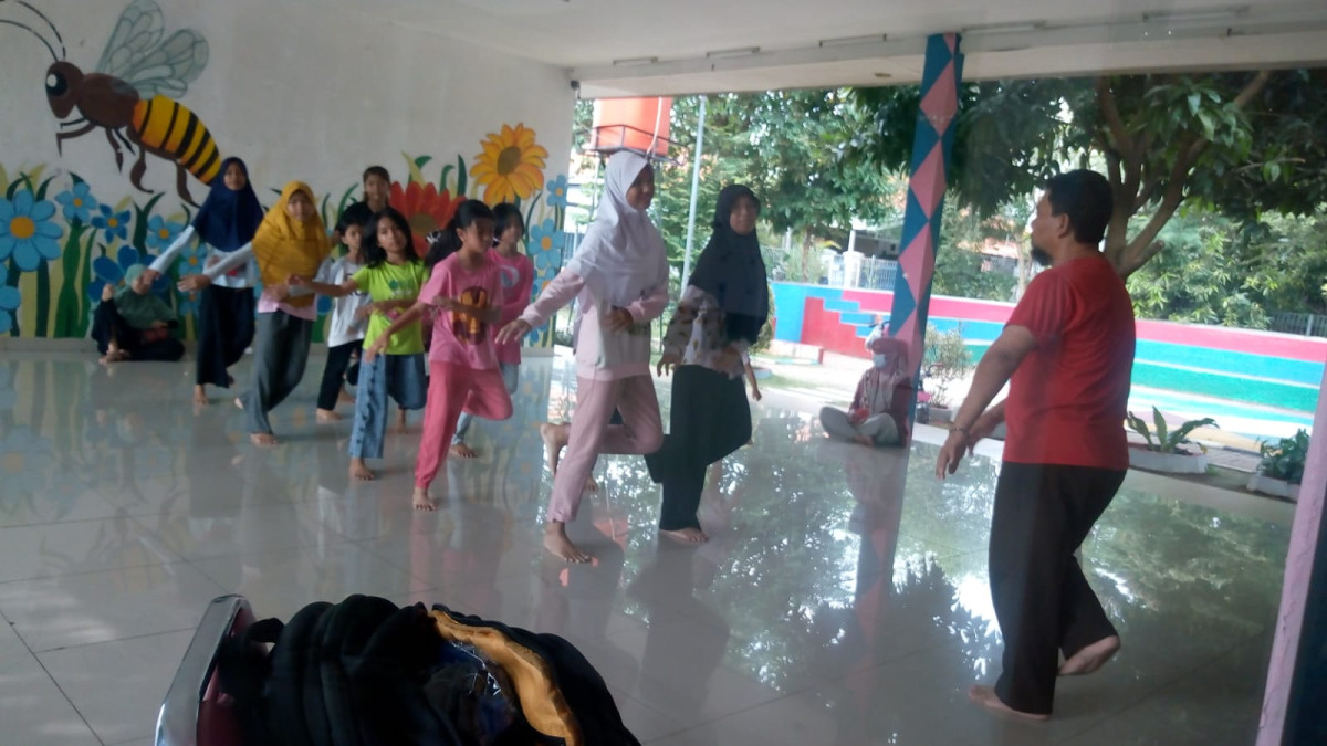 Latihan Menari