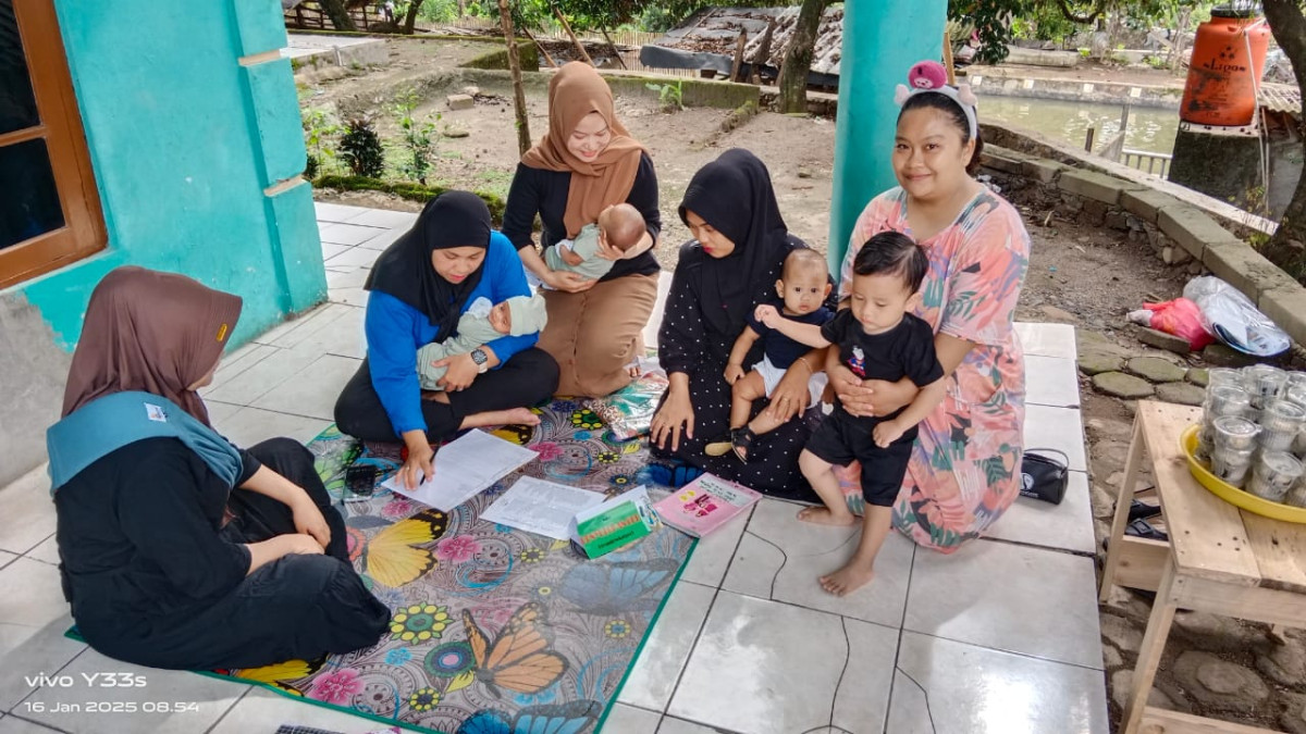 Pertemuan kelompok Bkb Tirta Jaya Desa Citaringgul