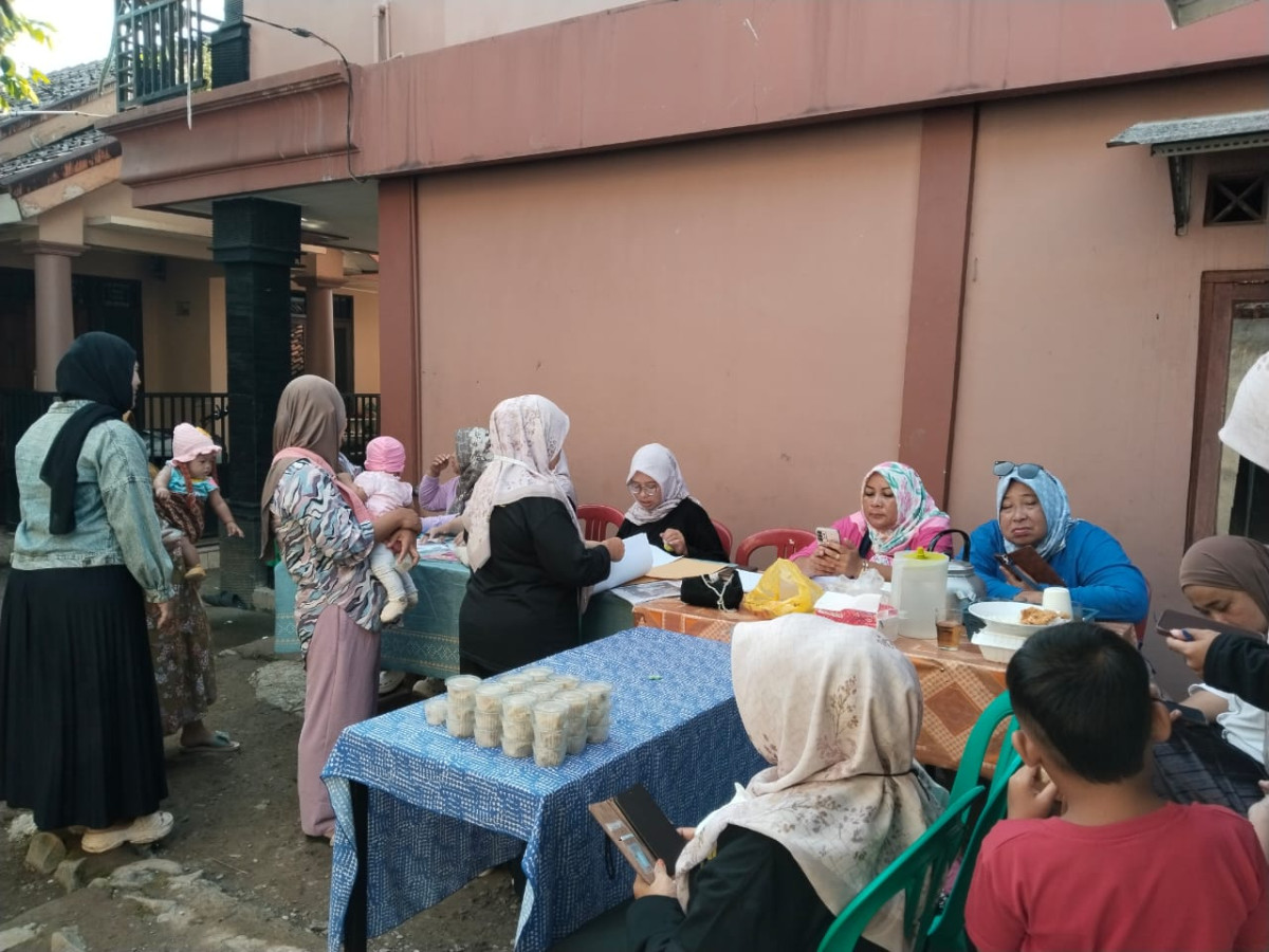 pertemuan kelompok BkB  Mekar Jaya desa citaringgul