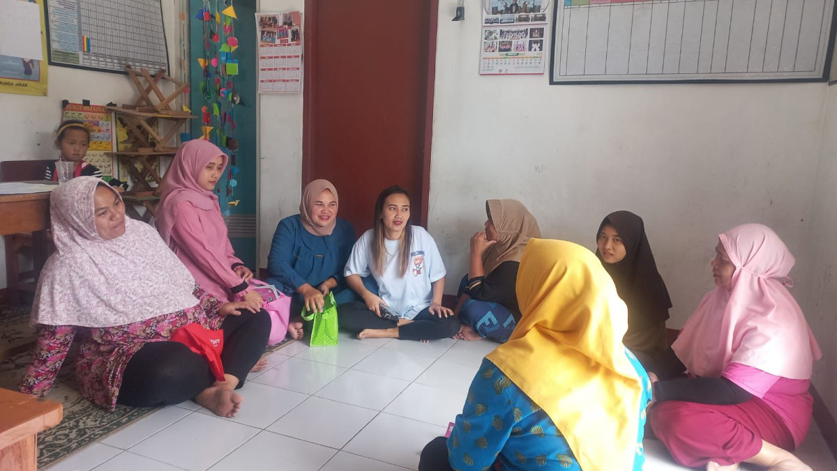 Pertemuan  kegiatan   Komunikasi,,informasi dan Edukasi