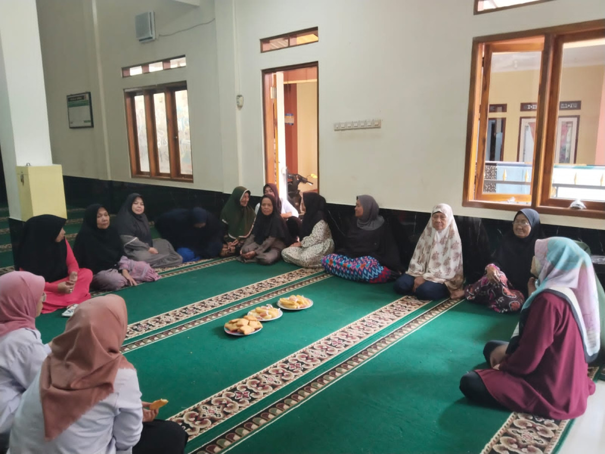 GIAT BINA KELUARGA LANSIS (BKL) DI WILAYAH KAMPUNG BERKUALITAS (KB) KELURAHAN PANANJUNG