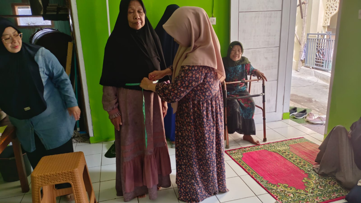 Pengukuran Lingkar Badan Lansia