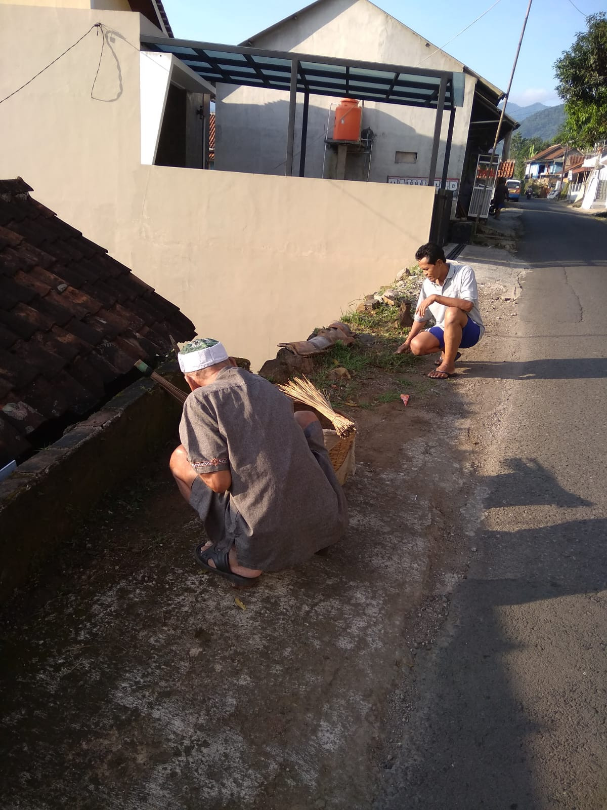 Kegiatan JUMSIH (JUMat berSIH)