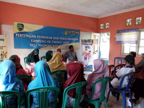 PEMBINAAN DAN PENGEMBANGAN KAMPUNG KB