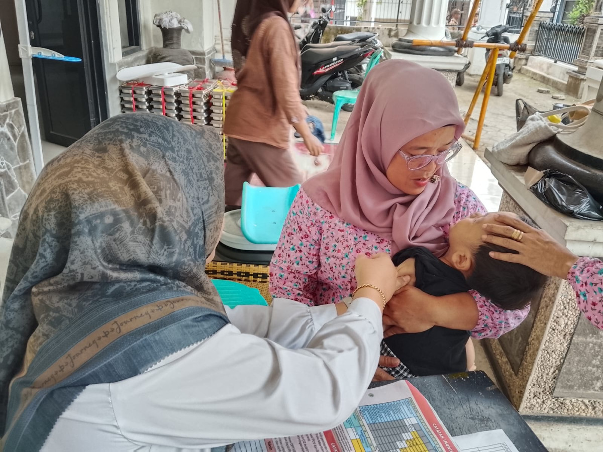 Penimbangan di pos melati 2