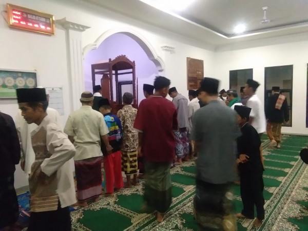 Kegiatan Sholat Berjamaah Magrib 