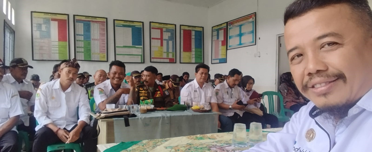Poto sosialisasi program DAHSAT didesa kutakarya
