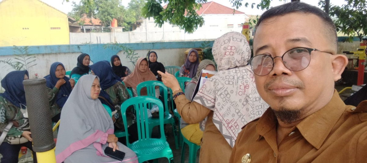 memfasilitasi pembinaan kelompok kegiatan UPPKA dikampung KB yang mendapat fasilitasi pembinaan pemberdayaan ekonomi keluarga