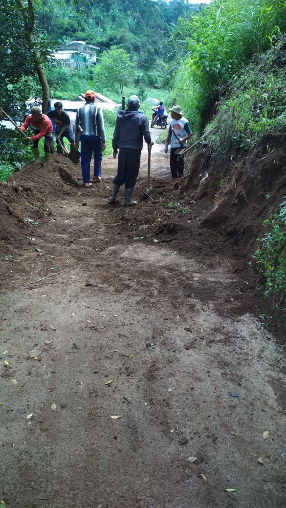 Kerja Bakti Perbaikan Jalan Tanah Mati Yang Longsor