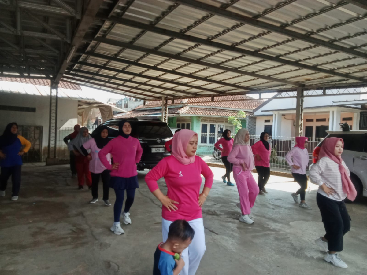 Senam Sehat kawasan sehat RW 05