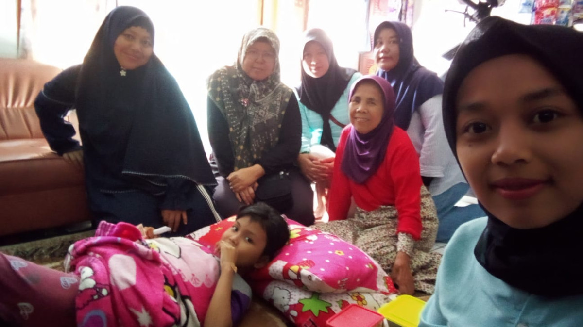 Menjenguk Masyarakat yang Sakit