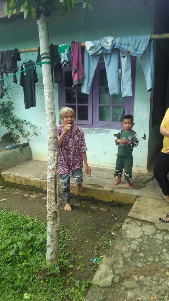 Menjenguk Masyarakat yang Sakit