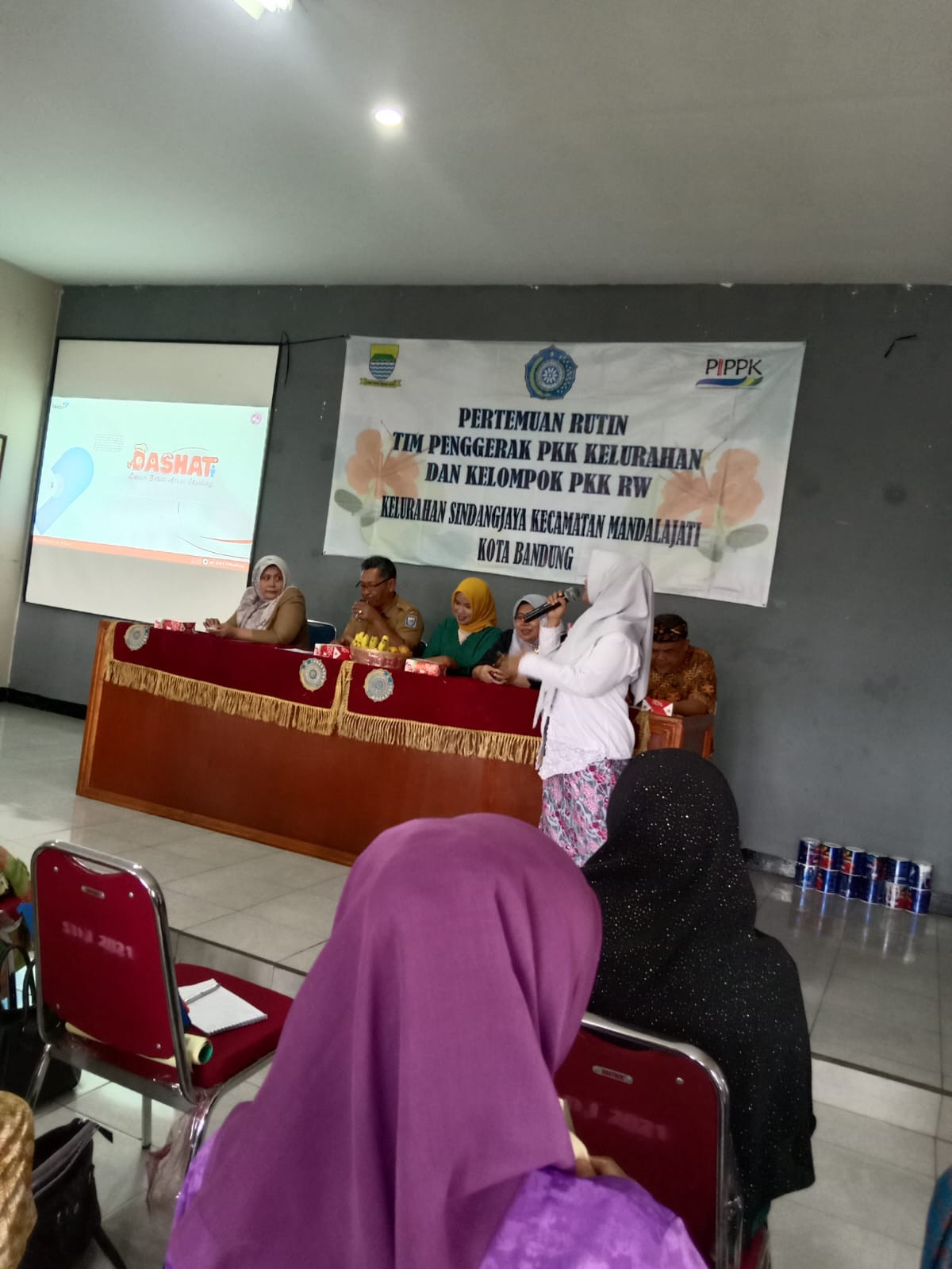 kegiatan perayaan hari ibu dan sosialisasi DASHAT kepada TP PKK Kelurahan Sindangjaya dan Kelompok PKK RW