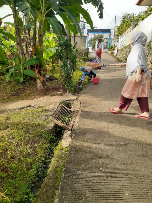 Kegiatan rutin jumsih ( Jum'at Bersih)