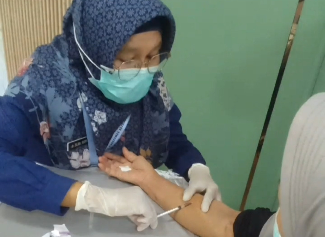 Tes Mantoux kontak erat/ keluarga pasien tuberkulosis.