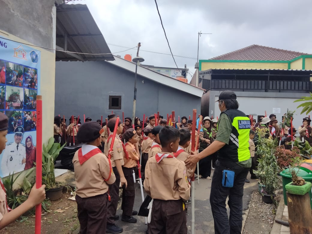 Jumat Bersih oleh Murid SDN Sukamaju 3