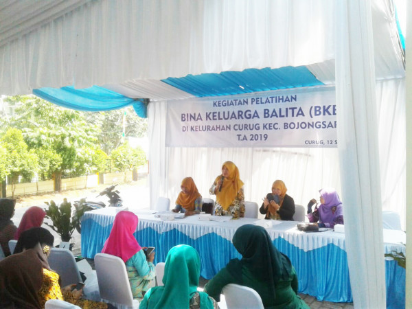 Mengikuti Pembinaan Kelompok Kegiatan Bina Keluarga Balita