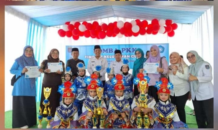 Peserta tari tradisional anak-anak PAUD