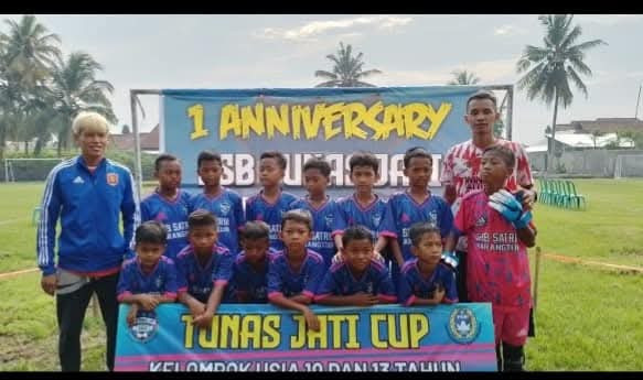 Lomba sepak bola anak usia 10-13 tahun